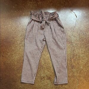 Abercrombie kids 5/6 dress pants. Barley worn.​
